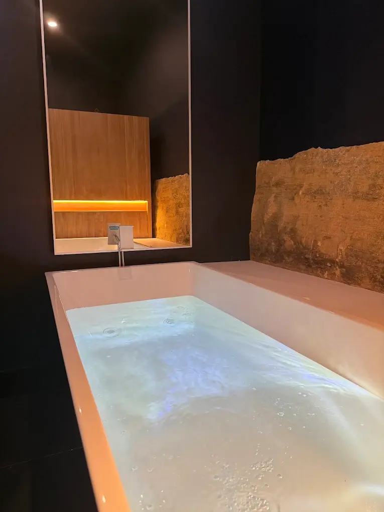 Cold plunge tub at Buffalo Training House